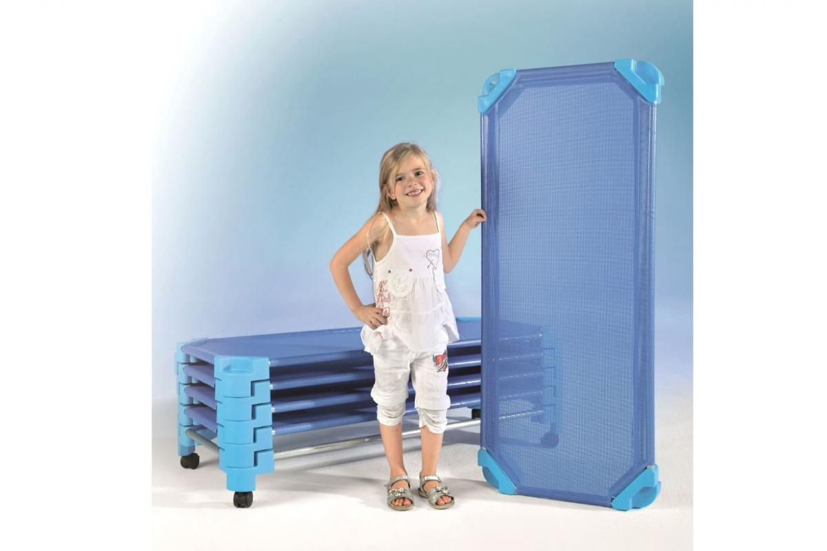 Kinderbett aus Kunststoff